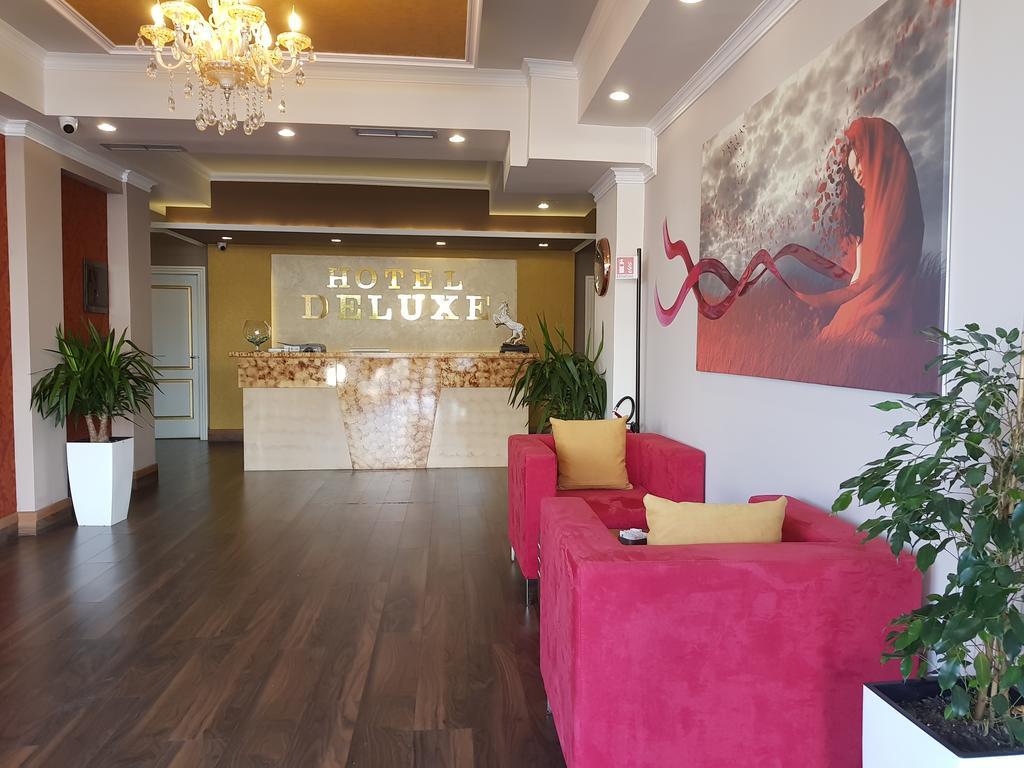 Hotel Deluxe Tiranë Luaran gambar