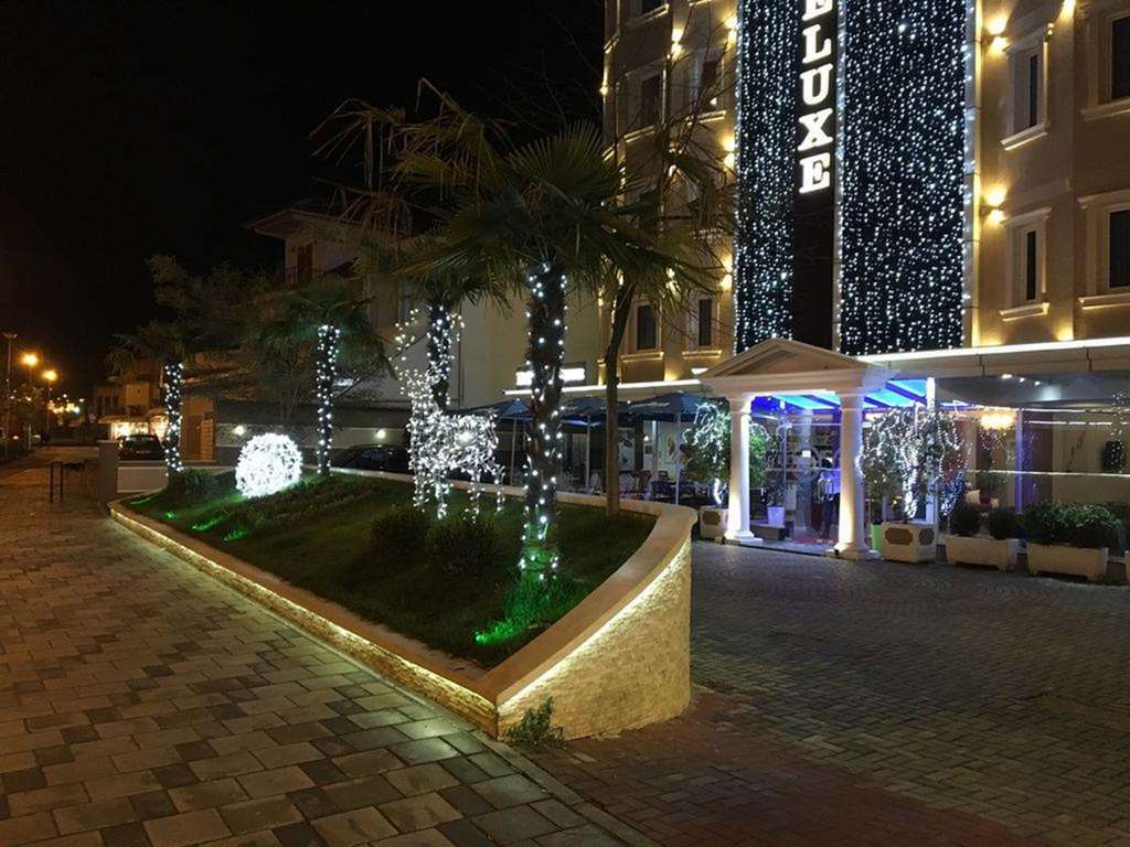 Hotel Deluxe Tiranë Luaran gambar